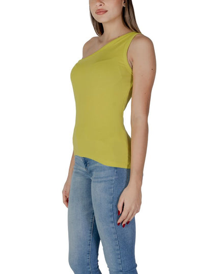 B.Young Yellow Cotton Top