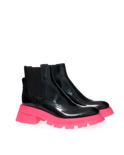 Alexander McQueen Elegant Black Leather Boots