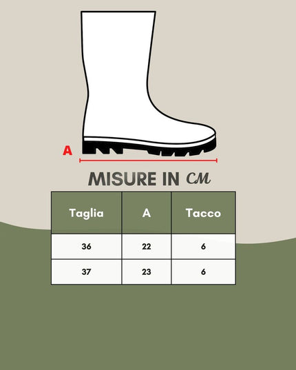 Alexander McQueen Elegant Leather Boots in Timeless Black